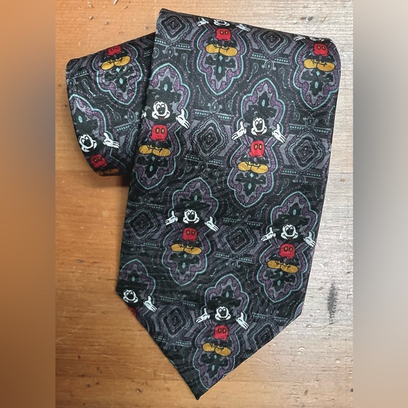 Disney Mickey Mouse Tie - Picture 7 of 7